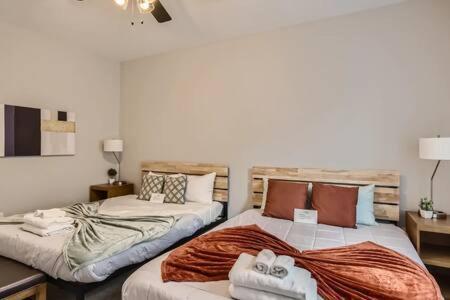 New Build 5 Min To Broadway Sleeps 10 Villa NashvilleNashville  Kültér fotó