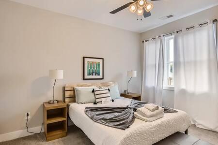 New Build 5 Min To Broadway Sleeps 10 Villa NashvilleNashville  Kültér fotó